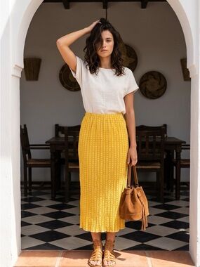 Sun-Kissed Egg Yolk Yellow Textured Pleated High-Waisted Elastic Midi Skirt